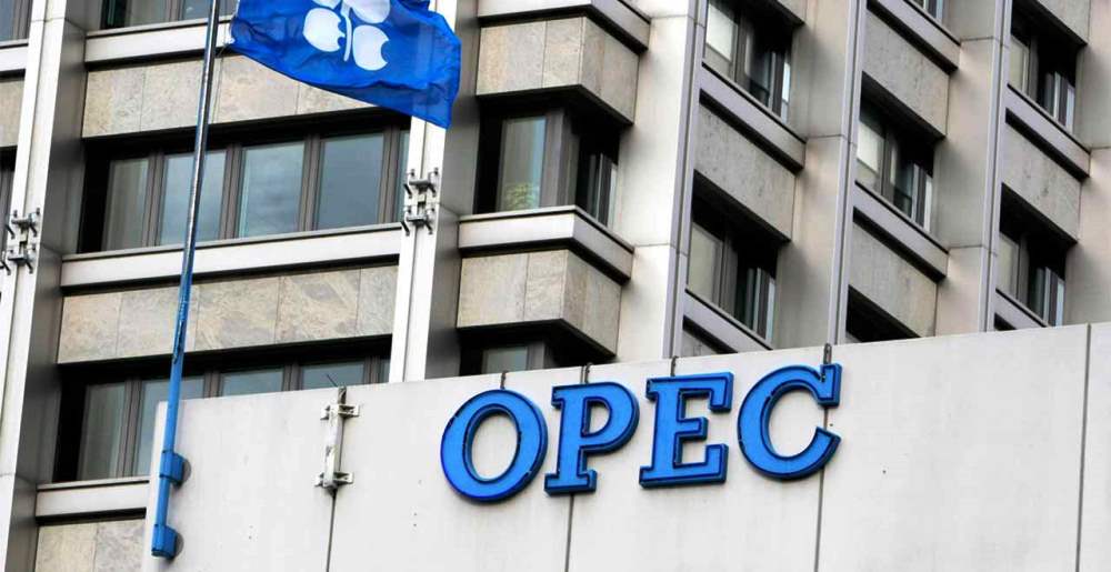 Nafta rritet ndersa dollari bie, OPEC vijon me kufizimin e prodhimit